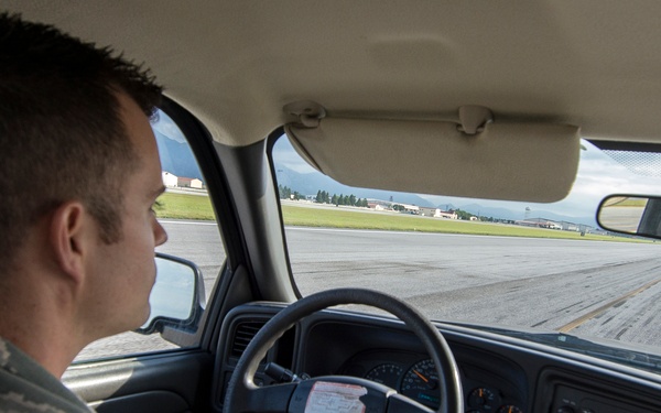 Airfield management, dirt boys: Manage a concrete weapon