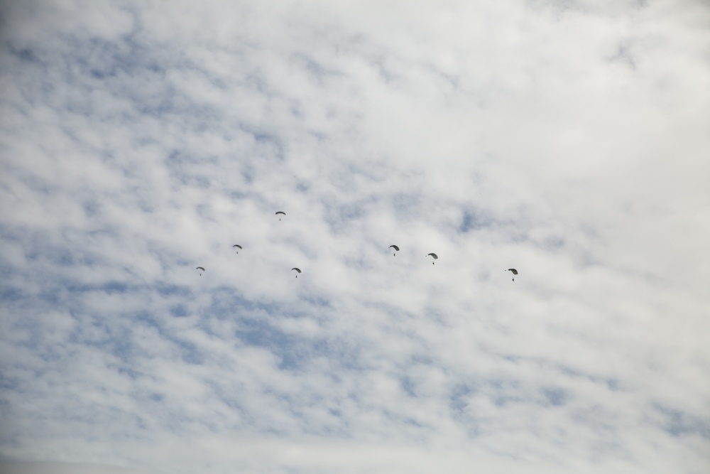 Force Reconnaissance conducts parachute operations for first time in northern Japan