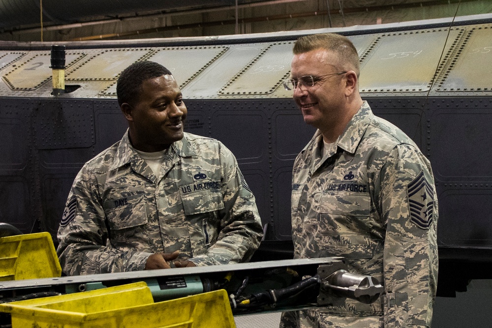 Ninth AF Command Chief visits Team Seymour