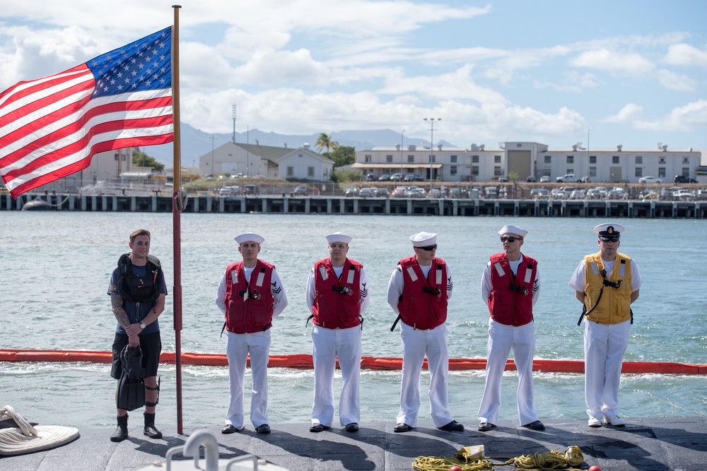 USS Santa Fe Returns to Pearl Harbor