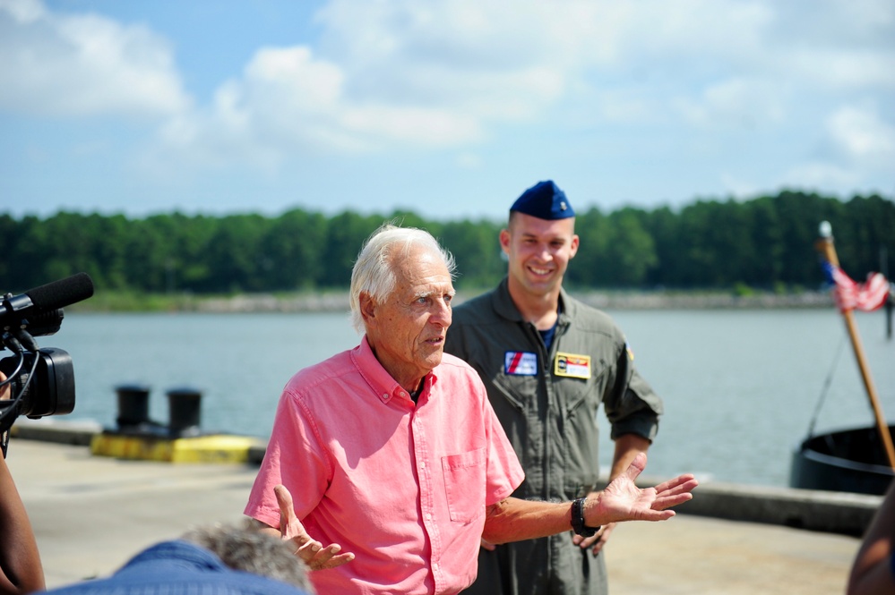 Shipwreck survivor meets with Coast Guard rescuers in Portsmouth, VA