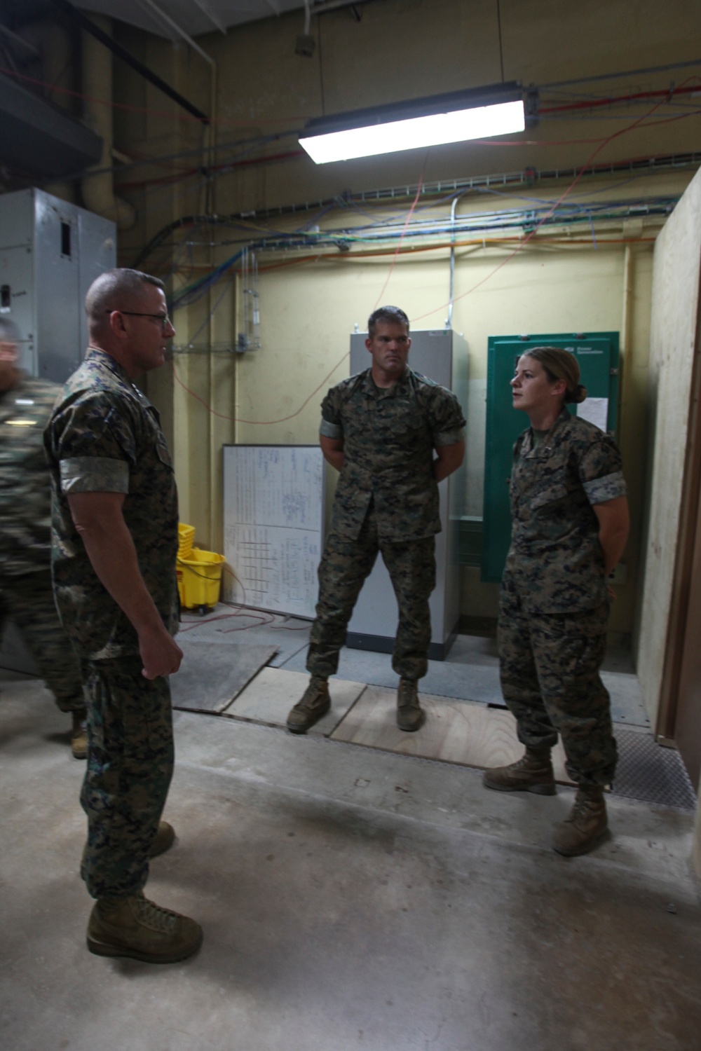 II Marine Expeditionary Force Commanding General Visits SPMAGTF-CR-AF