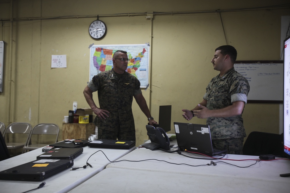 II Marine Expeditionary Force Commanding General Visits SPMAGTF-CR-AF