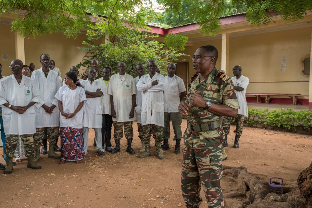 Shoulder to shoulder, sharing medical practices: American and Cameroonian military medical professionals partner, develop relationship through MEDRETE 17-5