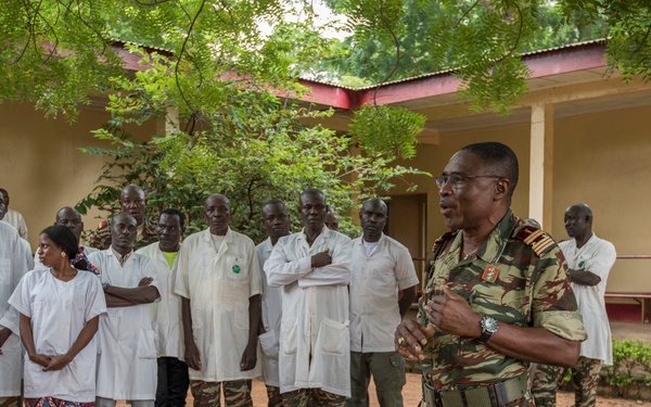 Shoulder to shoulder, sharing medical practices: American and Cameroonian military medical professionals partner, develop relationship through MEDRETE 17-5