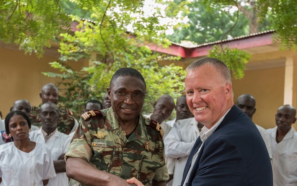 Shoulder to shoulder, sharing medical practices: American and Cameroonian military medical professionals partner, develop relationship through MEDRETE 17-5