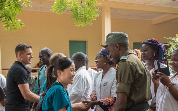 Shoulder to shoulder, sharing medical practices: American and Cameroonian military medical professionals partner, develop relationship through MEDRETE 17-5