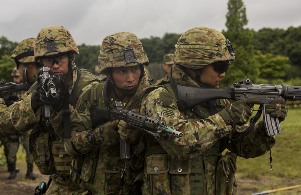 U.S. Marines Japan Ground Self-Defense Force practice urbanized training