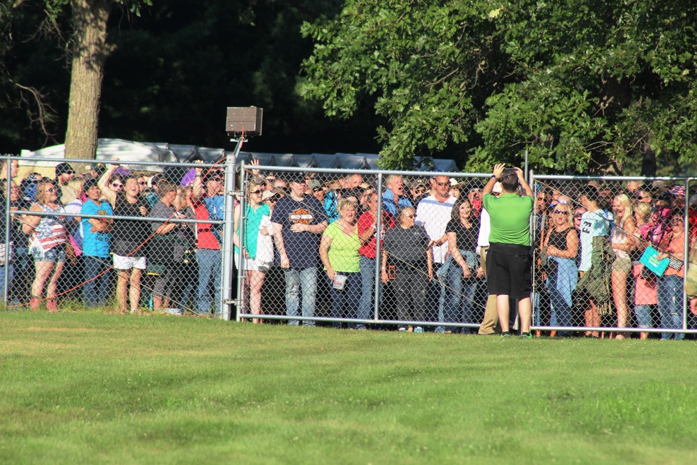 Thousands attend 2017 concert at Fort McCoy