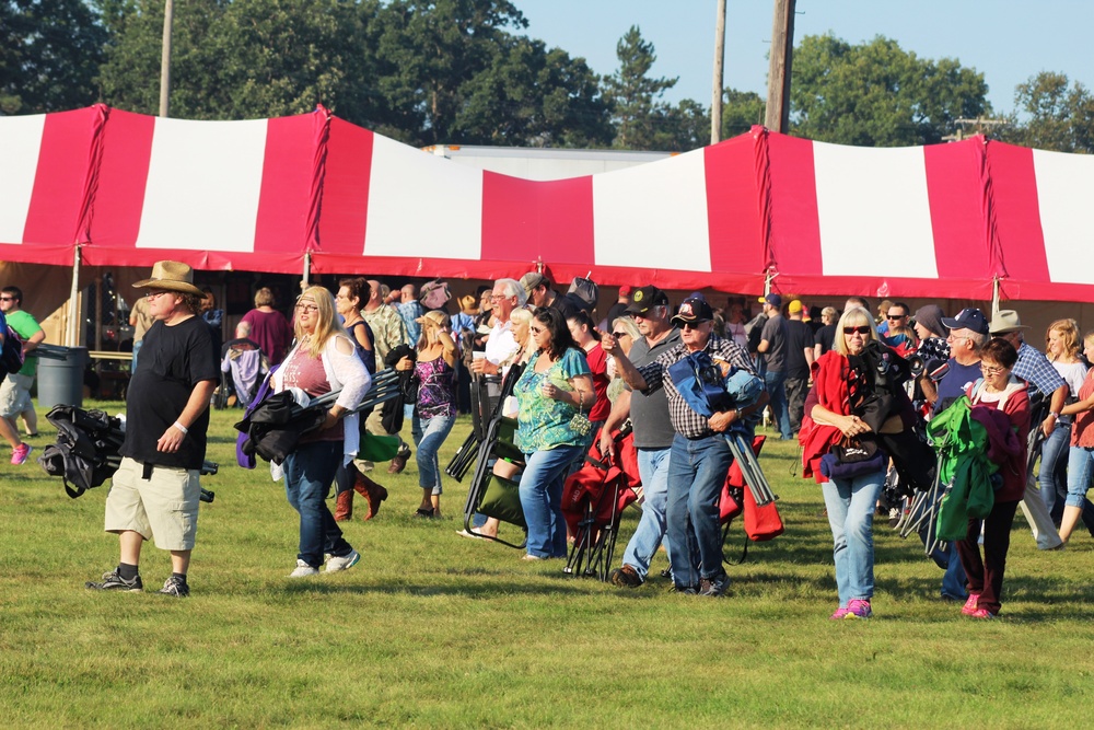 Thousands attend 2017 concert at Fort McCoy