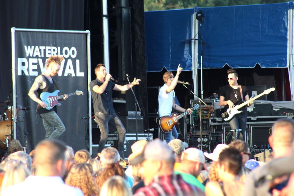 Band Waterloo Revival plays to thousands at Fort McCoy concert