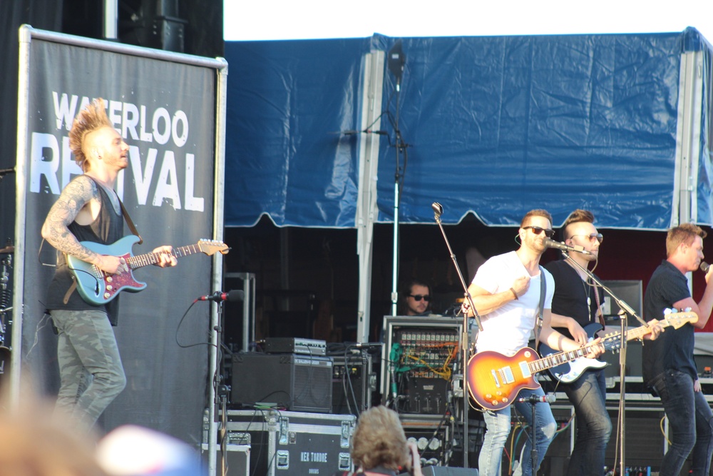 Band Waterloo Revival plays to thousands at Fort McCoy concert