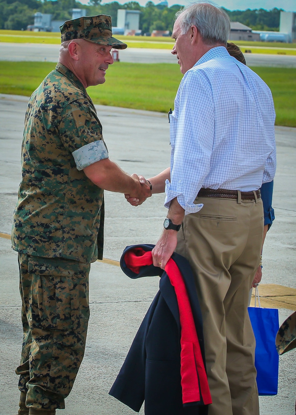 SECNAV visits Fightertown