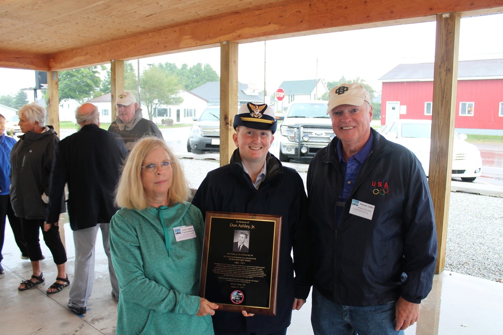 46 years after tragedy, northern Michigan Coast Guard units, lighthouse society honor fallen Coast Guard member
