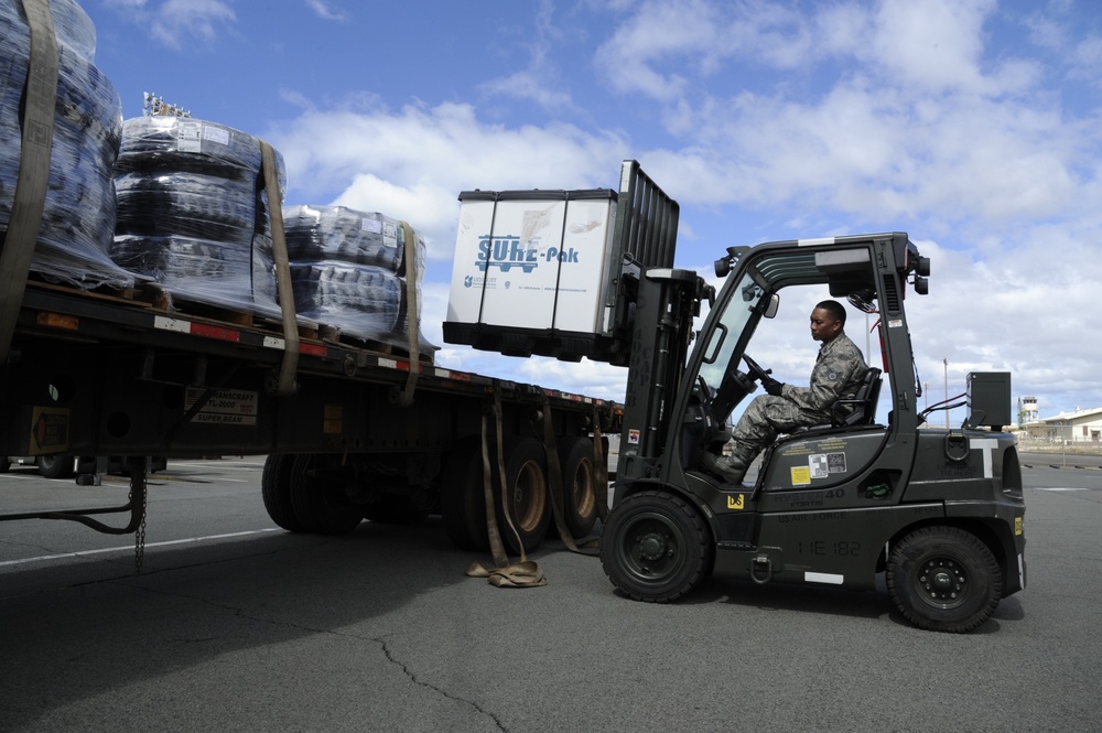 Reservists help move cargo around the world