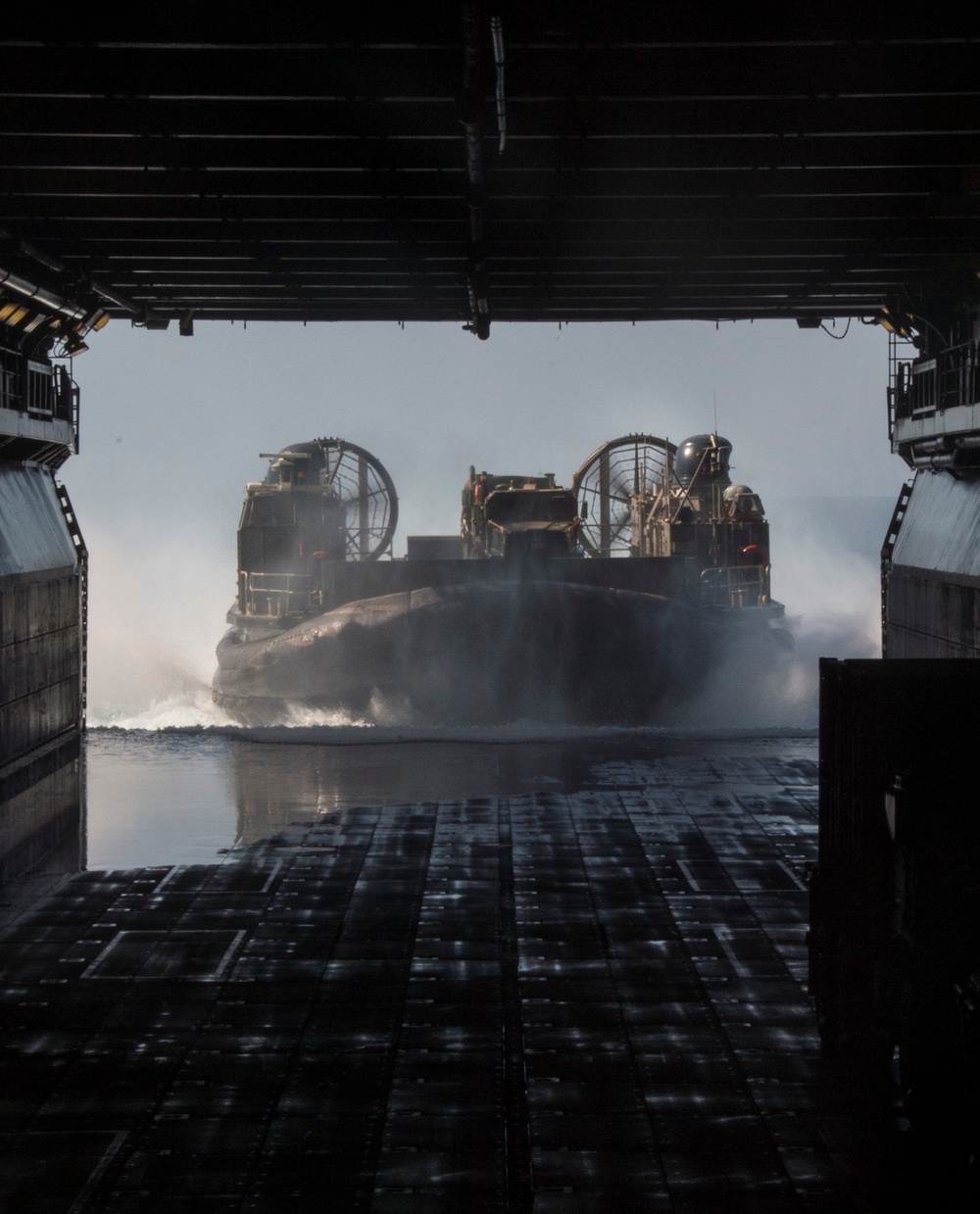 The amphibious assault ship USS Bonhomme Richard conducts LCAC operations during certification exercise