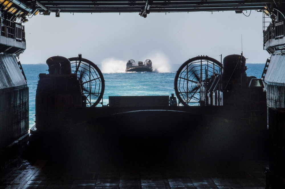 The amphibious assault ship USS Bonhomme Richard conducts LCAC operations during certification exercise