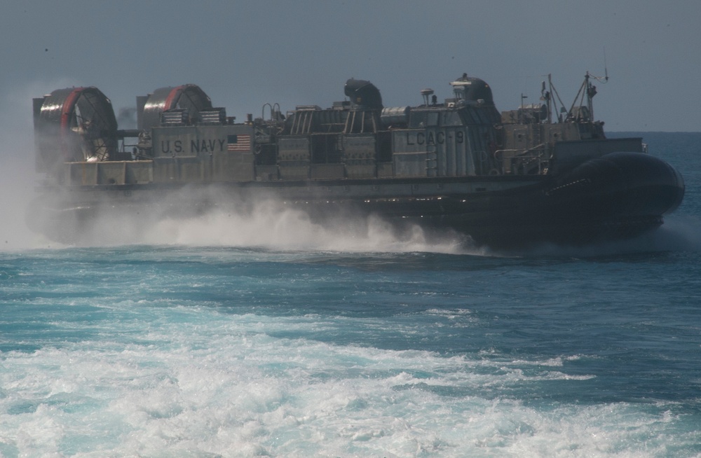 The amphibious assault ship USS Bonhomme Richard conducts LCAC operations during certification exercise