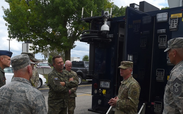 KSF Commander visits 132d Wing