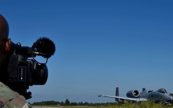 A-10 Warthog Practices Improvised Landings in Estonia