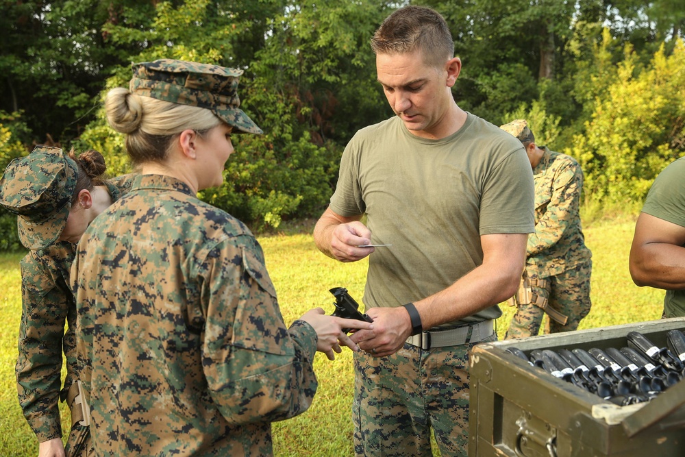 DVIDS - Images - 2nd Dental Battalion qualifies with the M9 [Image 5 of 17]