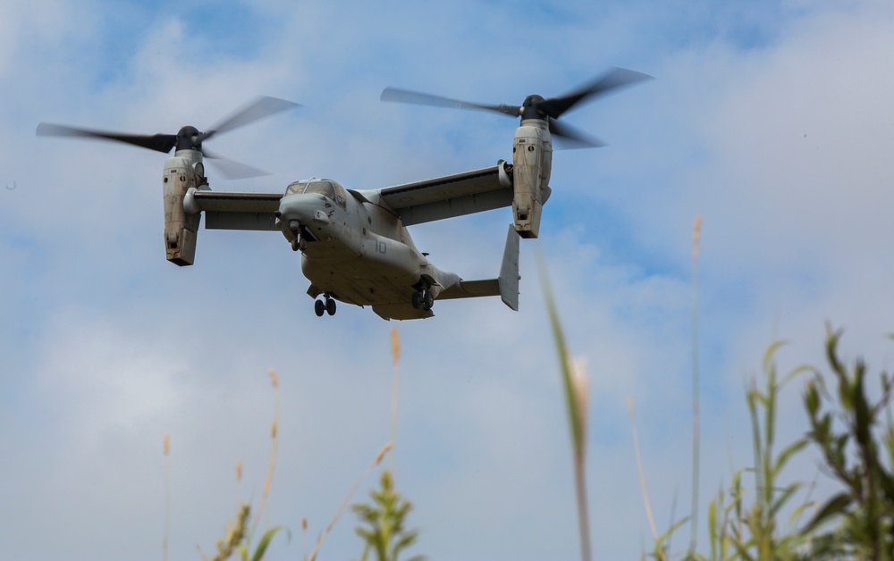 MV-22 Osprey lands in Hokkaido, Japan for the first time