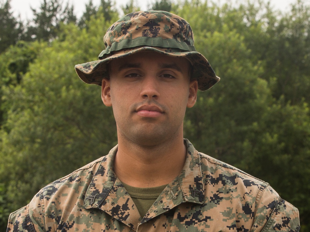 New Jersey Marine provides food during Northern Viper 17