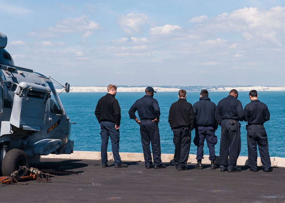 GHWB is the flagship of Carrier Strike Group (CSG) 2, which is comprised of the staff of CSG-2; GHWB; the nine squadrons and staff of Carrier Air Wing (CVW) 8; Destroyer Squadron (DESRON) 22 staff and guided-missile destroyers USS Laboon (DDG 58) and US..