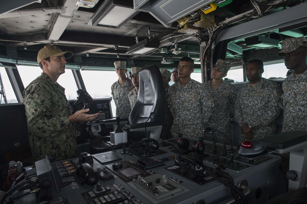 SPS 17 Sailors Host Colombian Navy Sailors for USNS Spearhead Tour