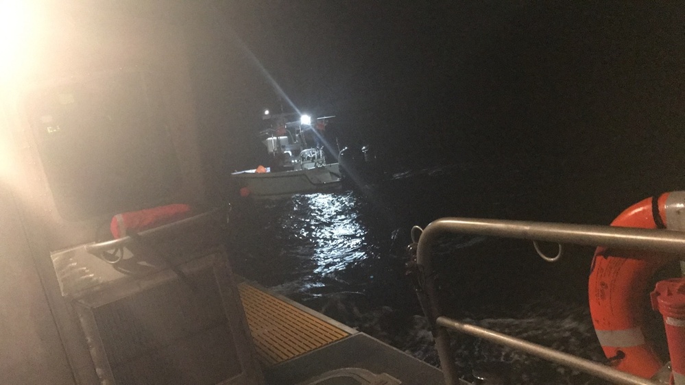 Coast Guard rescues 2 divers near Wilkes Barre-Wreck