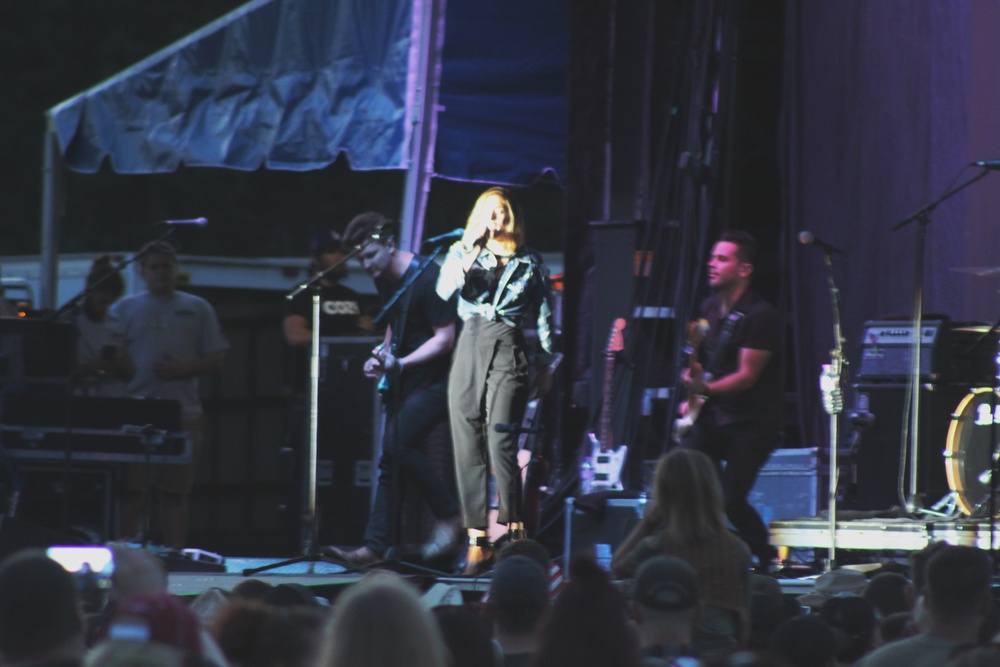 Artist Cassadee Pope plays to thousands at Fort McCoy concert