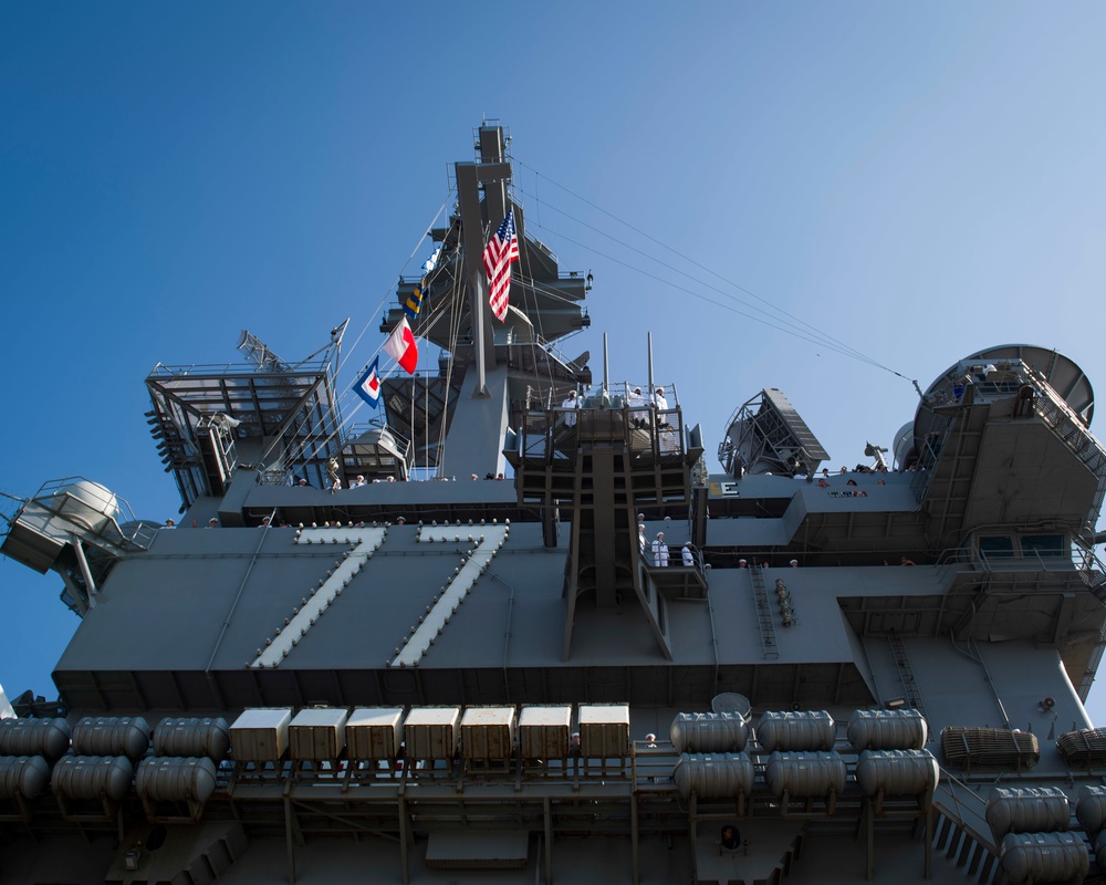 170821-N-TJ319-536 USS George H.W. Bush RTHP