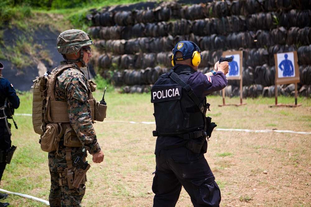 SPMAGTF-SC Commanding Officer visits Costa Rica