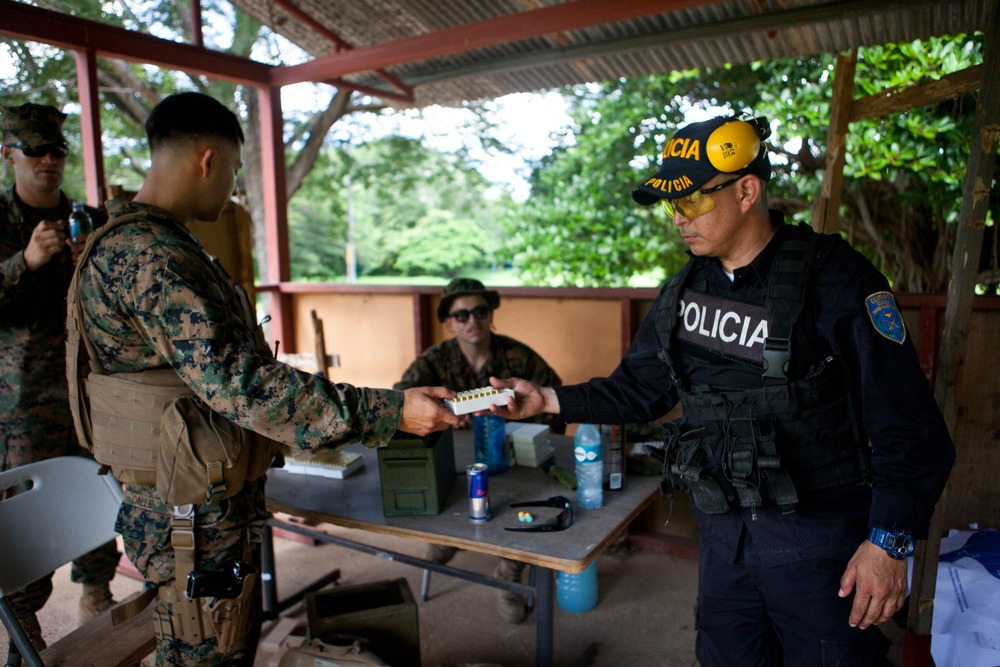 SPMAGTF-SC Commanding Officer visits Costa Rica