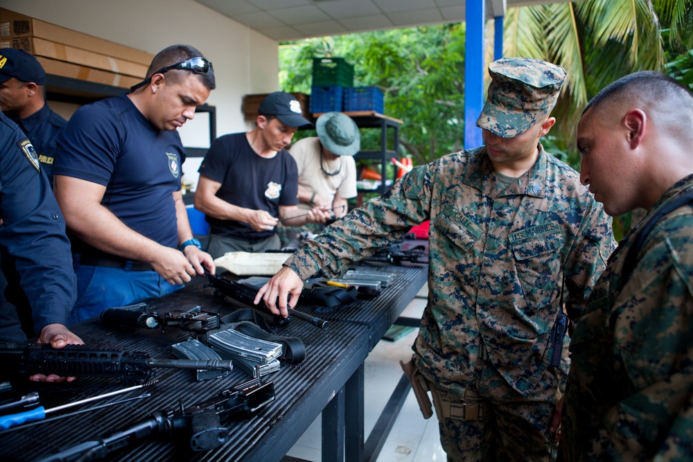 SPMAGTF-SC Commanding Officer visits Costa Rica