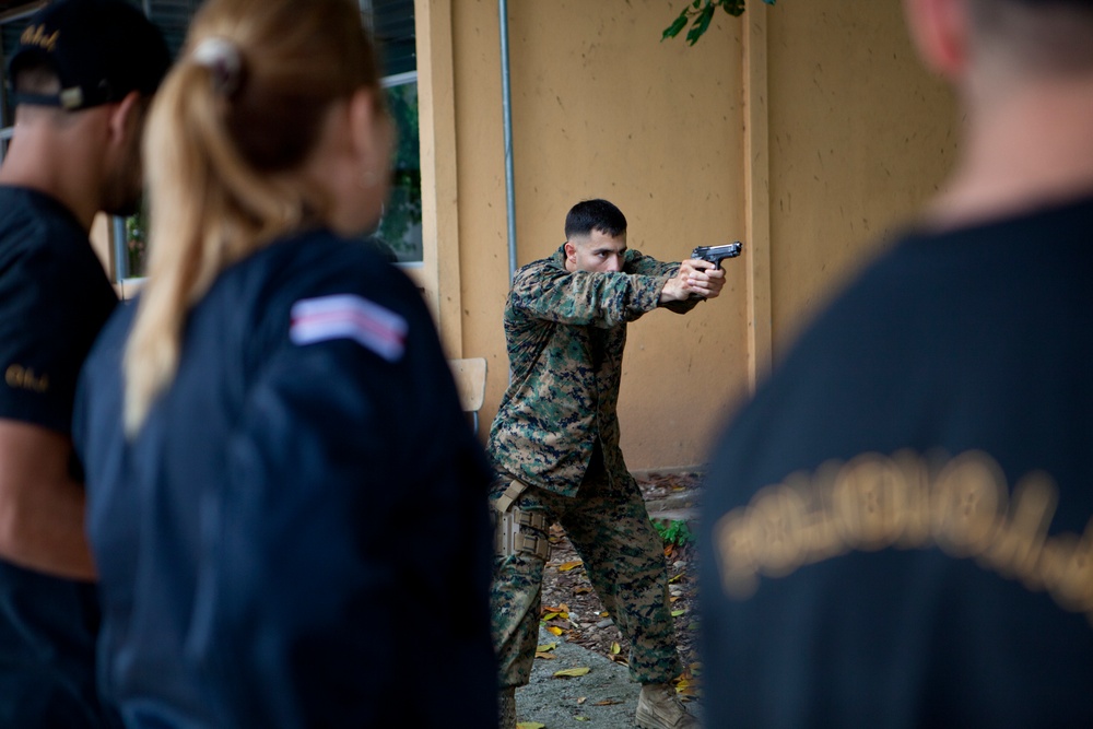 SPMAGTF-SC Commanding Officer visits Costa Rica