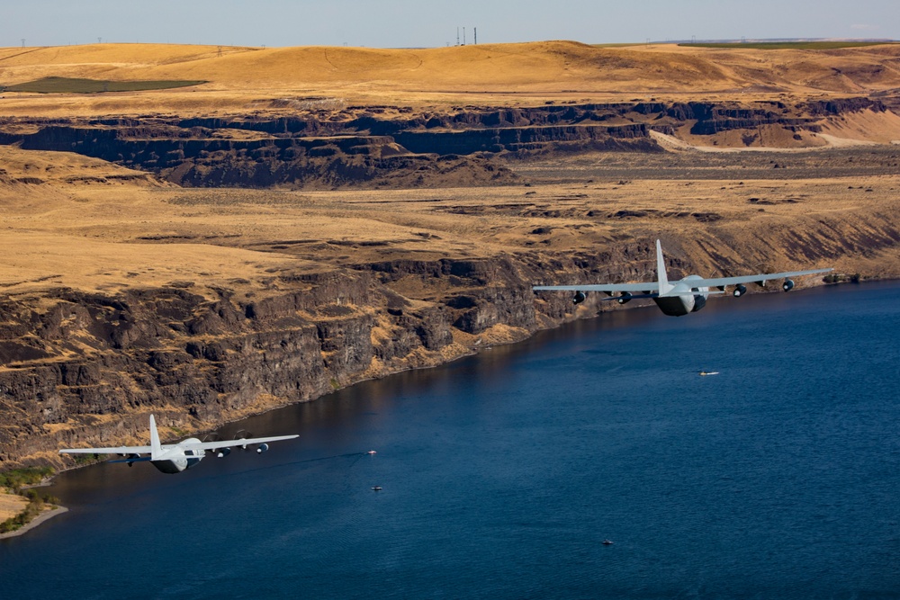 VMGR-152 conducts division tactical navigation