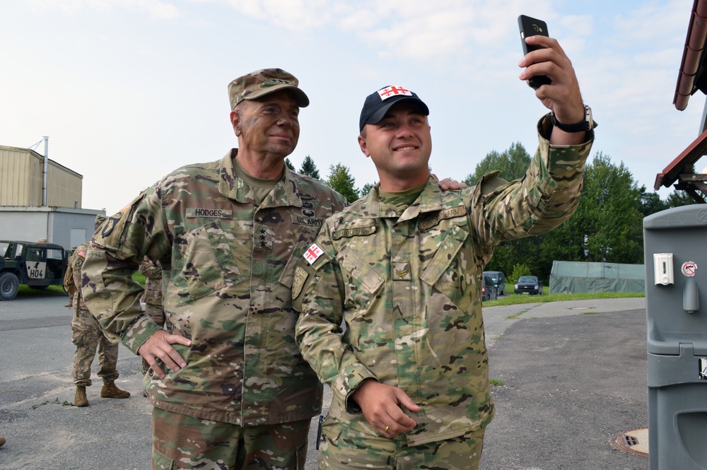 Lt. Gen. Hodges poses for a selfie