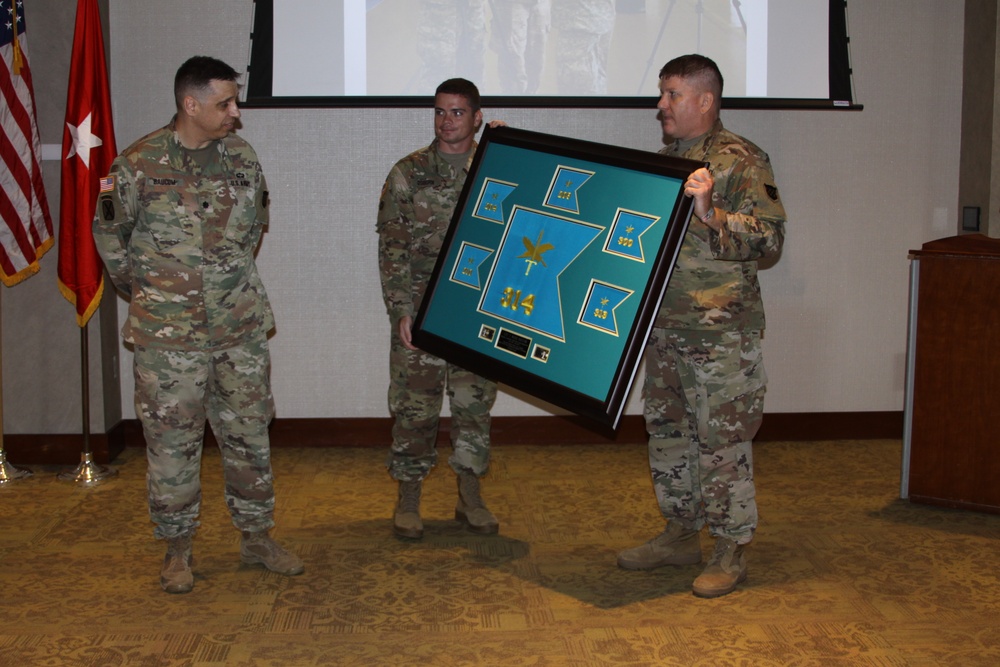 Soldiers show appreciation to outgoing command