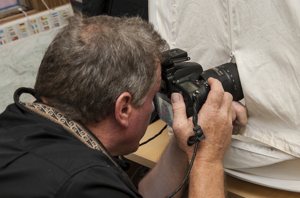 Joel Satore, Photo Ark, Visits CA Raptor Center