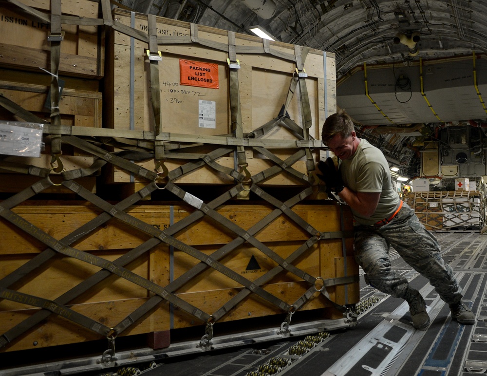 C-17 crew bring supplies to troops in Syria