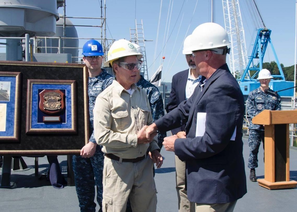 Frank Cable Hybrid Crew Wins CNO Afloat Safety Award
