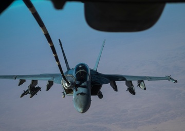 908th EARS refuels F-22s, F/A-18s