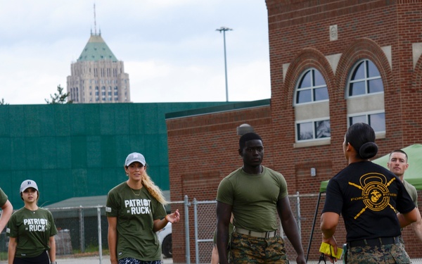 Kate Upton Works Out with Marines
