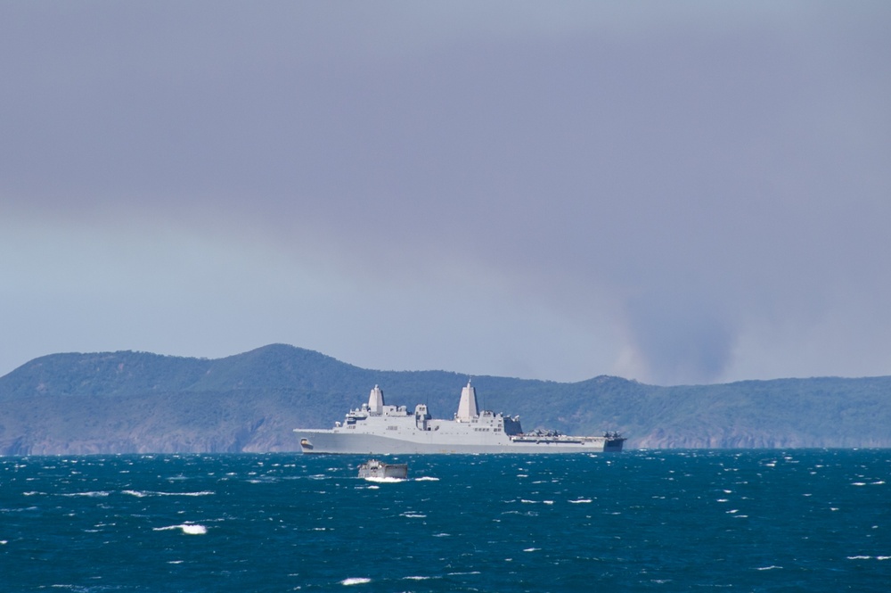 NBU 7 LCU embarks USS Bonhomme Richard (LHD 6)