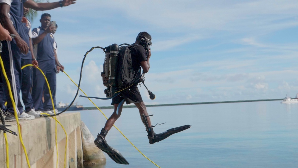 MDSU 1 and Sri Lankan Navy Divers - Subject Matter Expert Exchange