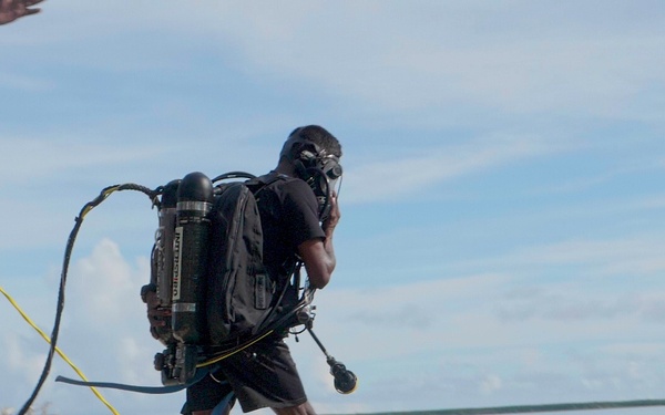 MDSU 1 and Sri Lankan Navy Divers - Subject Matter Expert Exchange