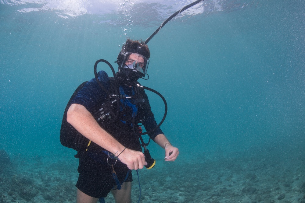 MDSU 1 and Sri Lankan Navy Divers - Subject Matter Expert Exchange