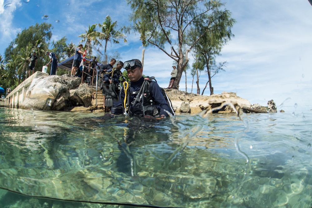 MDSU 1 and Sri Lankan Navy Divers - Subject Matter Expert Exchange