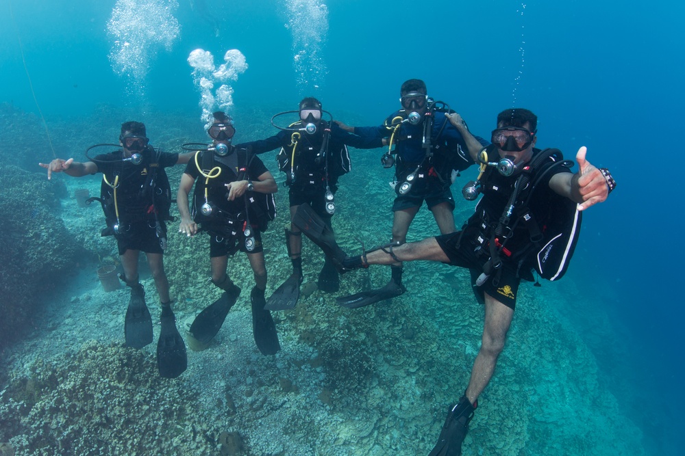 MDSU 1 and Sri Lankan Navy Divers - Subject Matter Expert Exchange